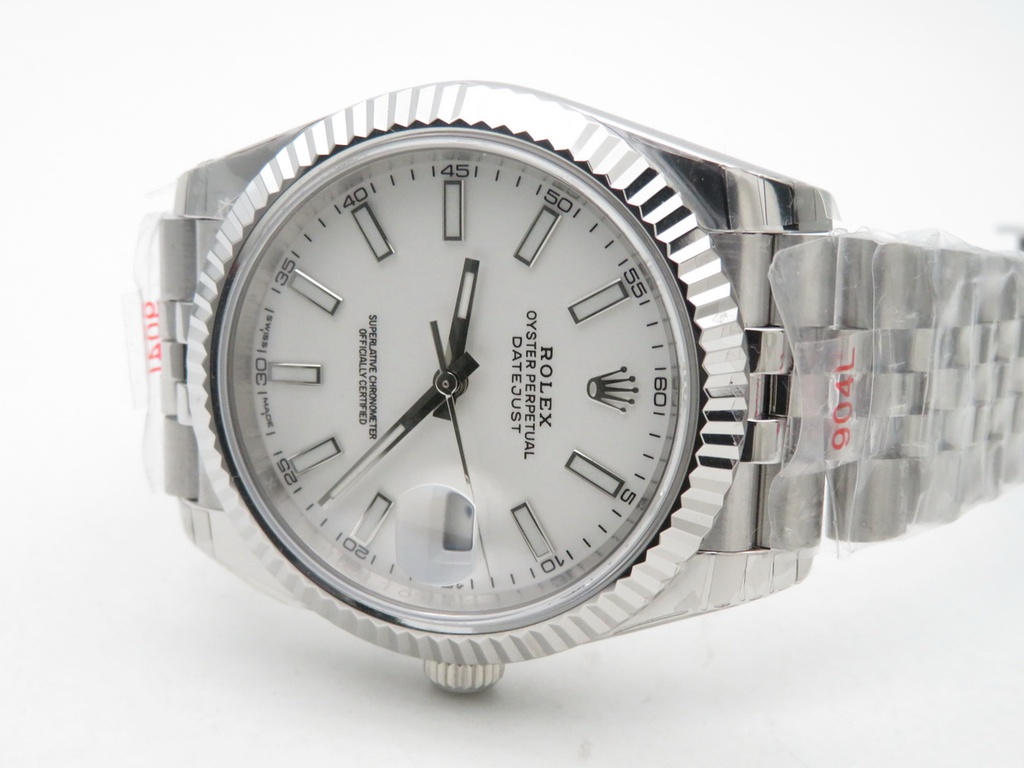 DateJust 126334, 41mm, White Dial on Jubilee Bracelet